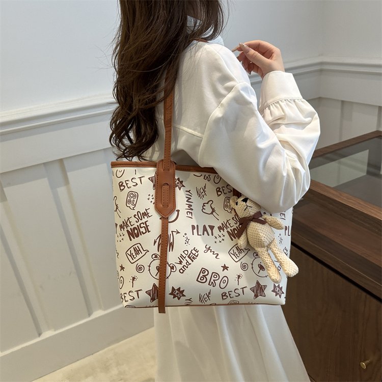 Contrast color large bag for women 2024 spring and summer new style cute cartoon print shoulder bag versatile trendy tote bag