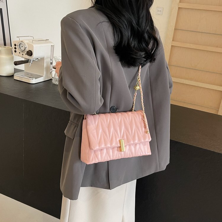 Popular women's bag Korean version fashionable rhombus chain small square bag 2024 autumn and winter new style small fragrance style crossbody bag