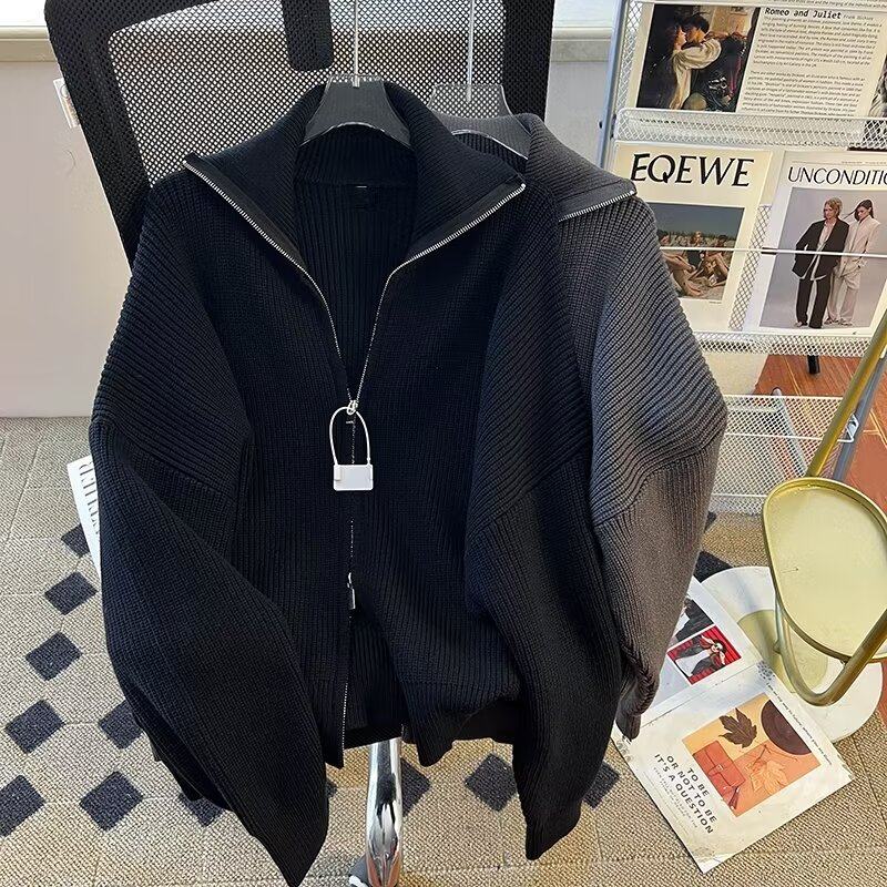 Look good when you go out and wear it casually. High-end knitted cardigan for men and women. Loose turtleneck zipper sweater jacket.