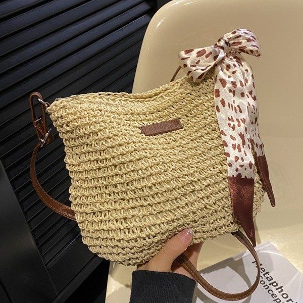 One piece drop shipping niche commuter crossbody woven bag Korean style fashion beach bag new trendy ins casual straw bag