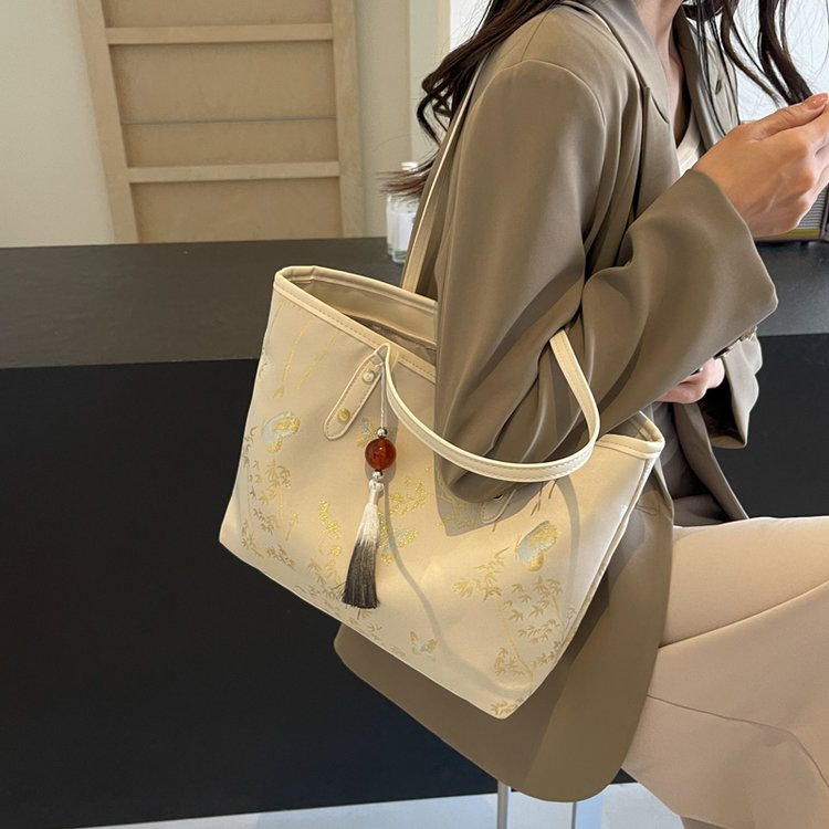 New Chinese style national style bag women's large capacity 2024 new casual shoulder bag trendy and versatile class commuting tote bag