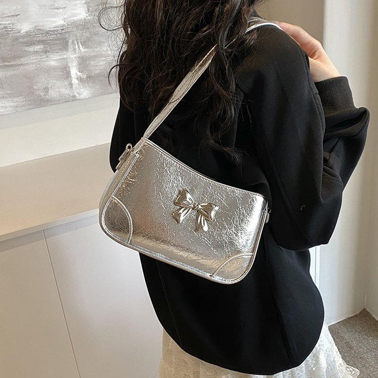 2024 New High-end and Versatile Butterfly Underarm Shoulder Bag Women’s Spring and Summer Fashion Messenger Bag Baguette