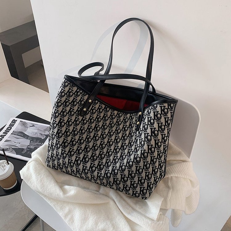 Large capacity tote bag for women 2024 new style wedding bride high-end versatile commuting bag single shoulder red large bag