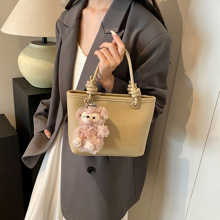 Cross-border foreign trade pebbled bag women's autumn popular solid color crossbody bag simple street retro portable bucket bag