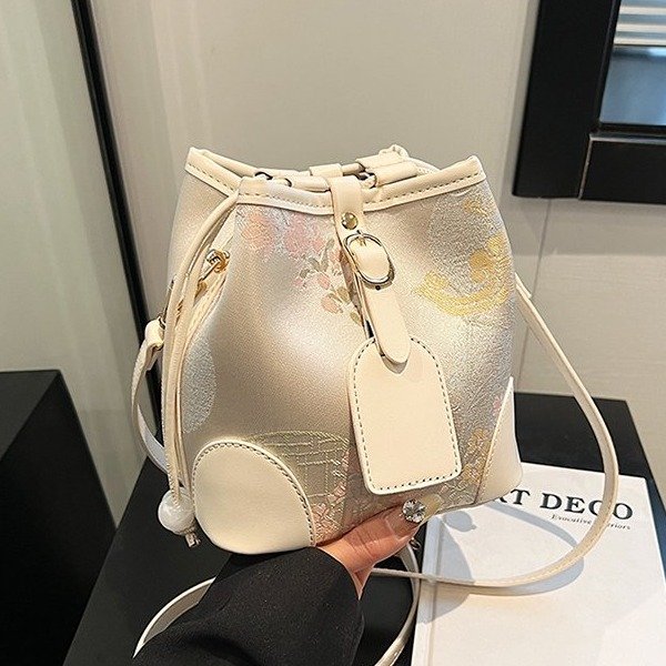 New Chinese style handbag for women 2024 new embroidered small bag ancient style cheongsam Hanfu accessories crossbody bag