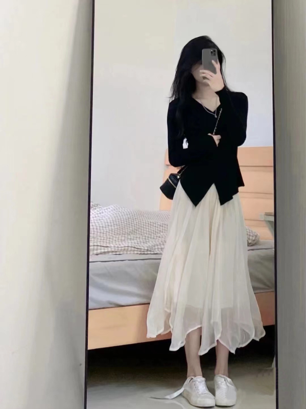 Irregular Korean style long-sleeved women’s designer sweaters, sweet and cool style bottoming shirts that are popular this year