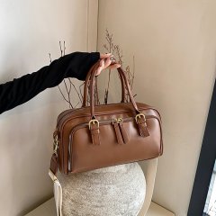 Retro Portable Bowling Bag Versatile Women's Bag 2024 New Niche Design Commuting Simple Crossbody Bag