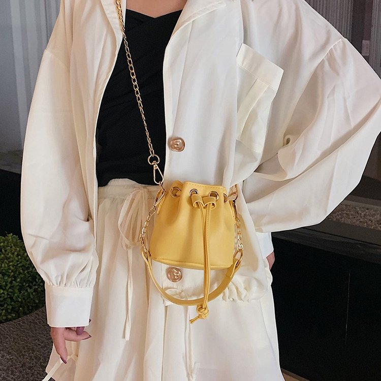 Wholesale Mini Bucket Bag for Women 2024 New Retro Versatile Western Style Small Bag Fashion Chain Drawstring Crossbody Bag