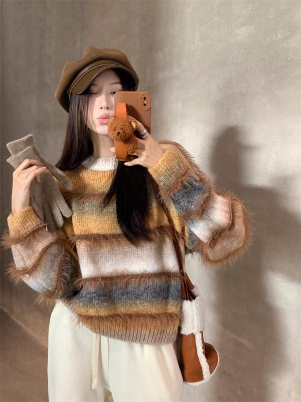 Maillard wears gradient contrast plush round neck lazy long-sleeved knitted top