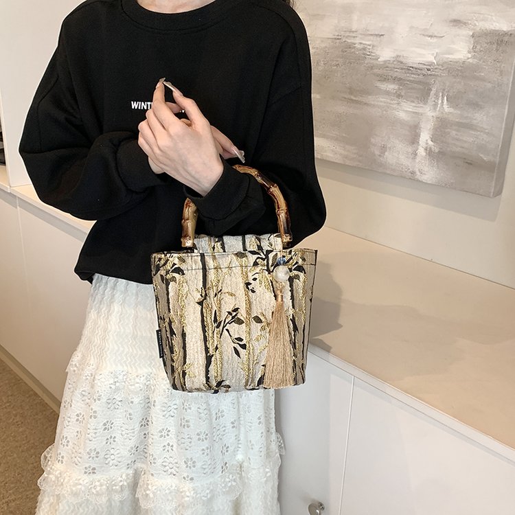 2024 new style personalized bamboo handbag with tassel Chinese retro print flower bamboo shadow small square bag for women
