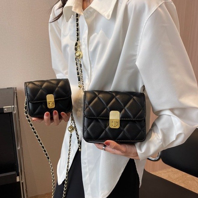 High-end mini bag for women 2024 summer new diamond chain small square bag fashionable and versatile single shoulder crossbody bag