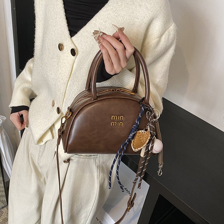 Niche retro bags for women 2024 autumn and winter new fashion trend portable shell bag high-end shoulder crossbody bag