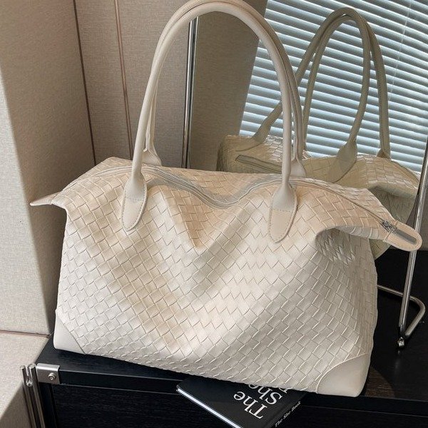 Large-capacity woven bag for women 2024 new summer retro all-match shoulder armpit bag Korean style portable tote bag