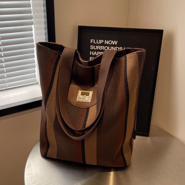 Striped shoulder bag, women's large-capacity tote bag, fashionable hand-held shopping bag, mommy bag, commuter bag, cross-border