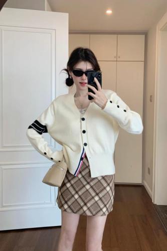 Early autumn preppy style lazy sweater knitted cardigan for women