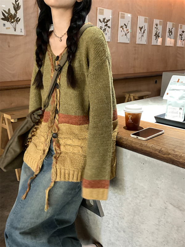 Knitted jacket women's new autumn and winter loose v-neck long-sleeved top sweater cardigan