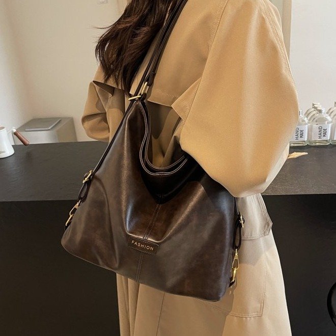 High-end retro large-capacity bag women's 2024 new casual and versatile single shoulder crossbody bag backpack