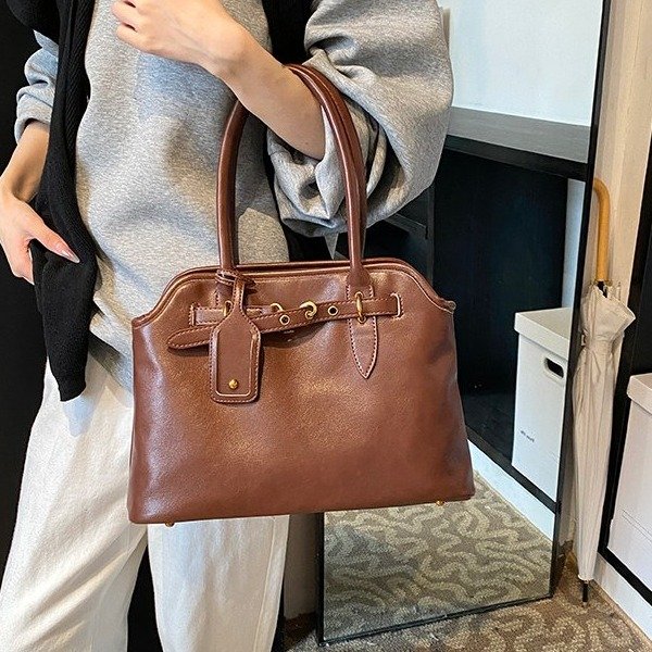 High-end soft leather large-capacity tote bag underarm bag for women 2024 new fashion retro lock shoulder large bag trend