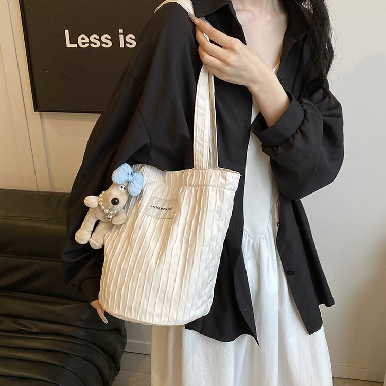 2024 new ins casual versatile white portable bucket bag large capacity single shoulder commuter lunch bag