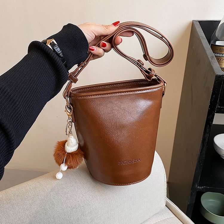 Viney bucket bag 2024 new crossbody women's bag versatile genuine leather high-end mini shoulder armpit bag