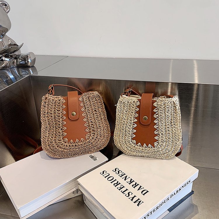 Bohemian Ethnic Style Woven Bag Women's 2024 New Straw Bag Beach Vacation Shoulder Crossbody Mobile Phone Bag