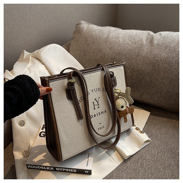 Canvas bag women's large capacity 2024 new fashion autumn and winter all-match casual shoulder bag texture commuter tote bag