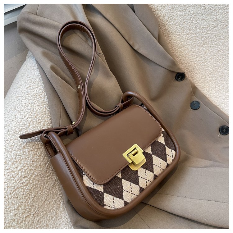 French niche bag for women 2024 new trendy texture fashionable retro saddle bag single shoulder versatile ins crossbody bag