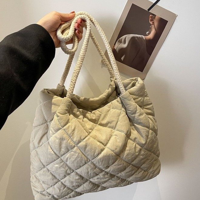 Nylon cloth bag women's large capacity 2024 new versatile shoulder bag cloth bag rhombus high-end commuting tote bag