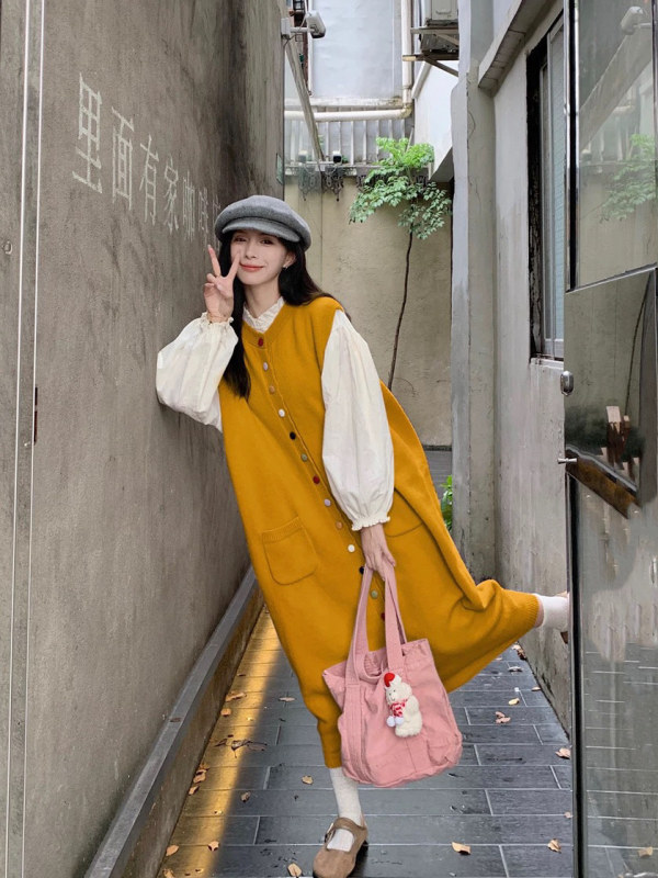 Loose vest knitted vest dress + long-sleeved shirt with earrings