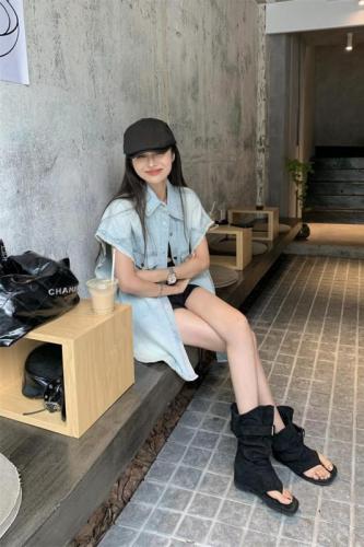 Actual shot#Design style loose retro denim vest for women