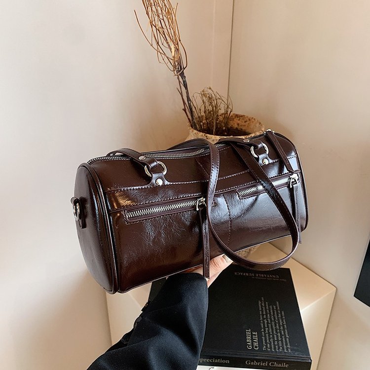Underarm bag women's 2024 new trendy and high-end Maillard shoulder bag autumn and winter fashionable texture crossbody commuter bag