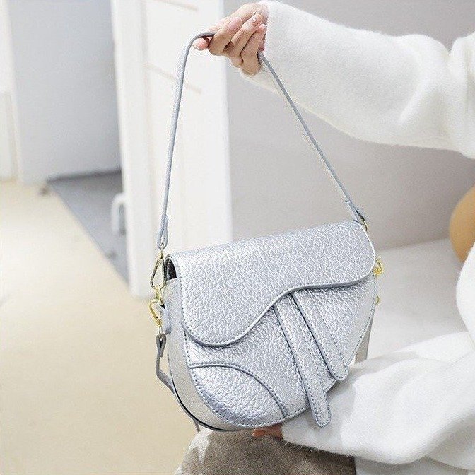 2024 New Cross-Border Bags Women's Bags Simple Fashion Trend Small Fragrant Style Shoulder Bags High-end Western Saddle Bags
