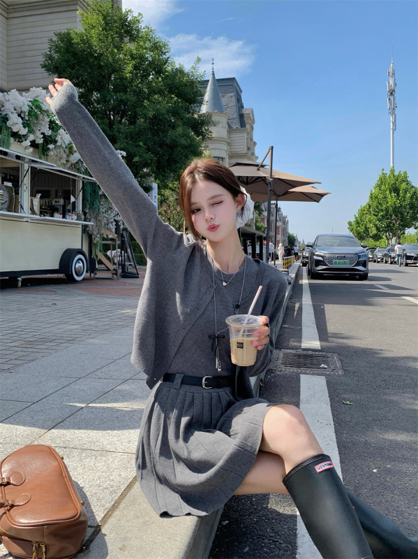 Autumn Outfit Set Women's Versatile Round Neck Sweater Cardigan Pleated Tank Top Skirt Two-piece Set