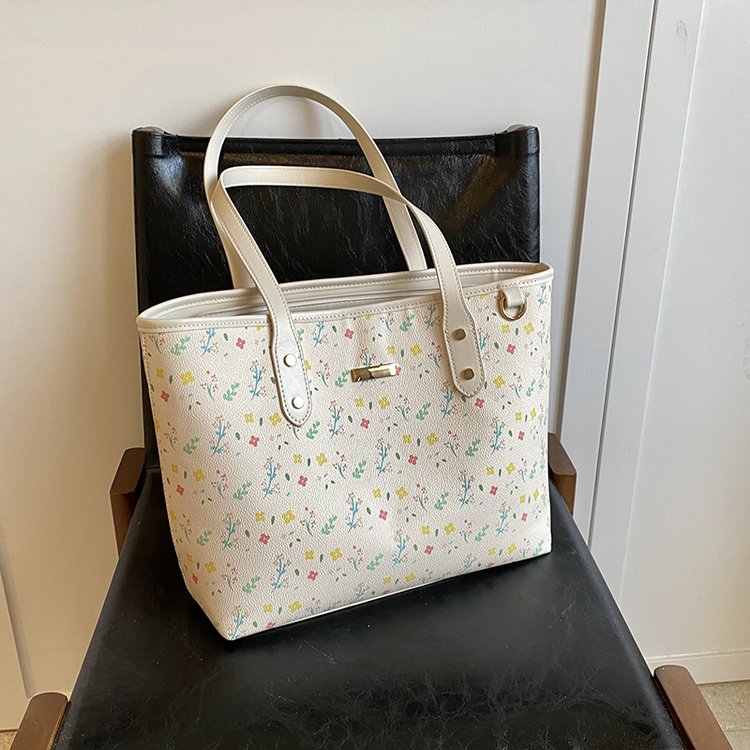 2024 spring new large-capacity daily commuter handbag, fashionable and versatile shoulder bag, floral print tote bag