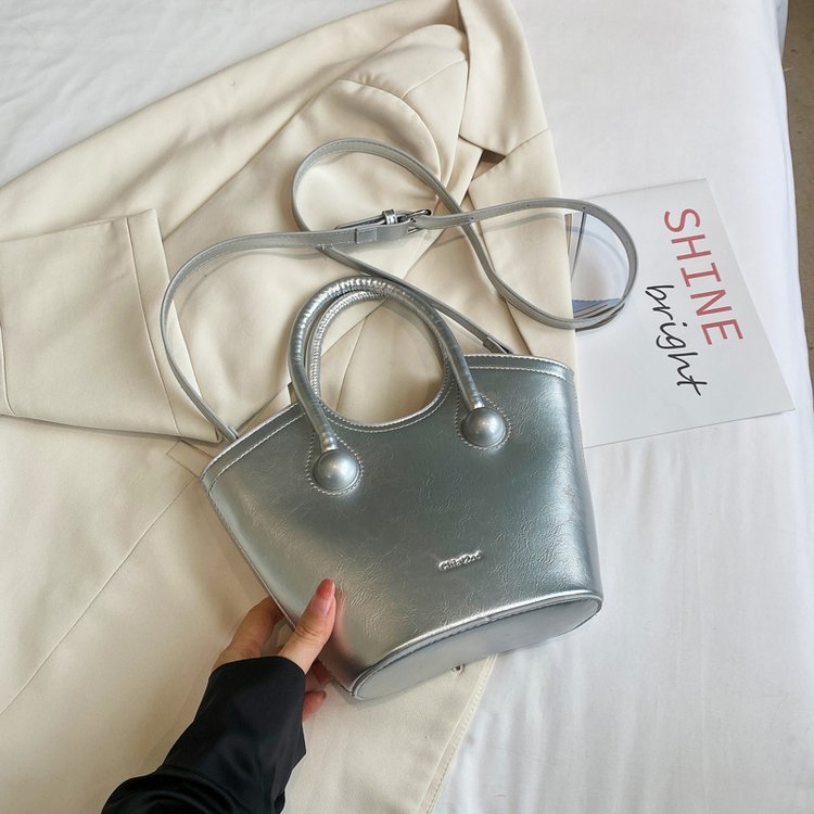 High-end textured small bag for women 2024 new popular versatile crossbody bag fashion super hot portable bucket bag