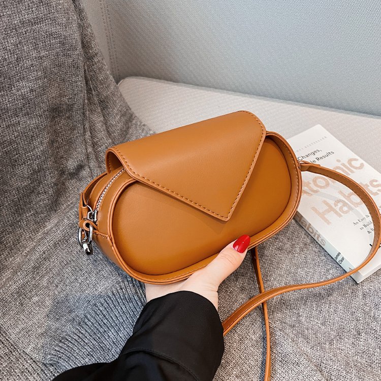 Spring new niche design retro small bag women's fashion simple one-shoulder crossbody bag casual commuter bag
