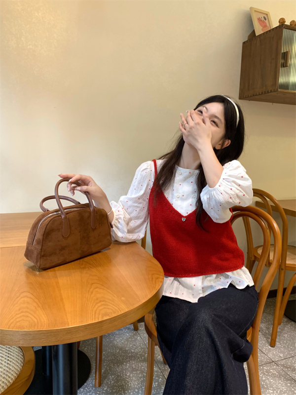 Real shot and real price jacquard double-row round neck eight-quarter sleeve lantern shirt + love button versatile camisole sweater
