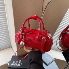 French niche underarm bag for women 2024 new fashion portable bowling bag high-end commuter crossbody bag