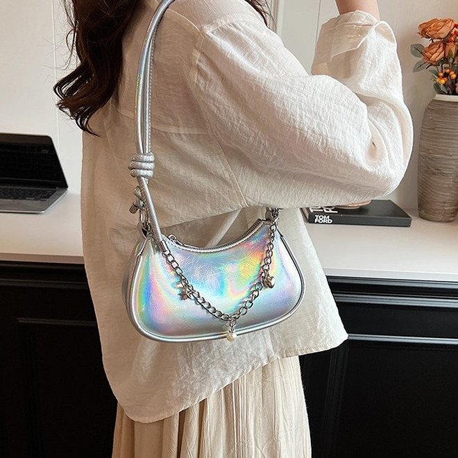 This year's popular small bags for women 2024 new ins trend versatile fashion shoulder bag foreign style crossbody bag