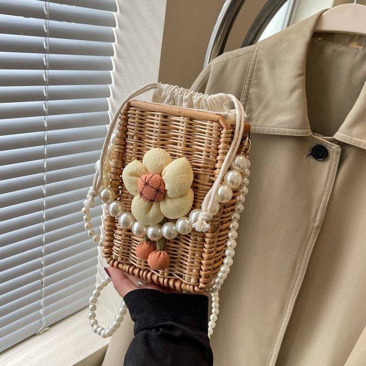 Pastoral style flower woven bag 2024 new fashion straw handbag holiday style pearl chain crossbody bag