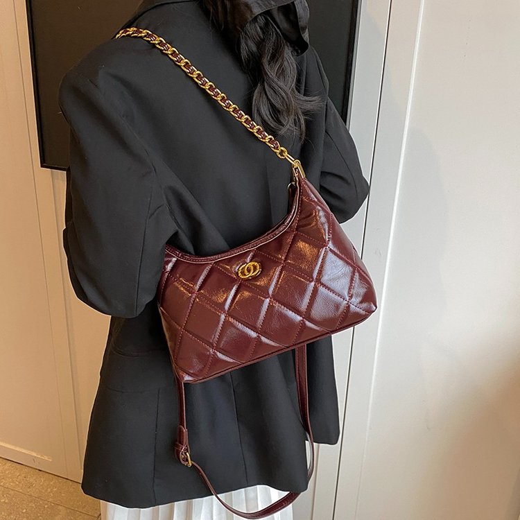 High-end rhombus small fragrant chain armpit bag 2024 new soft leather exquisite lock shoulder bag bucket bag trendy