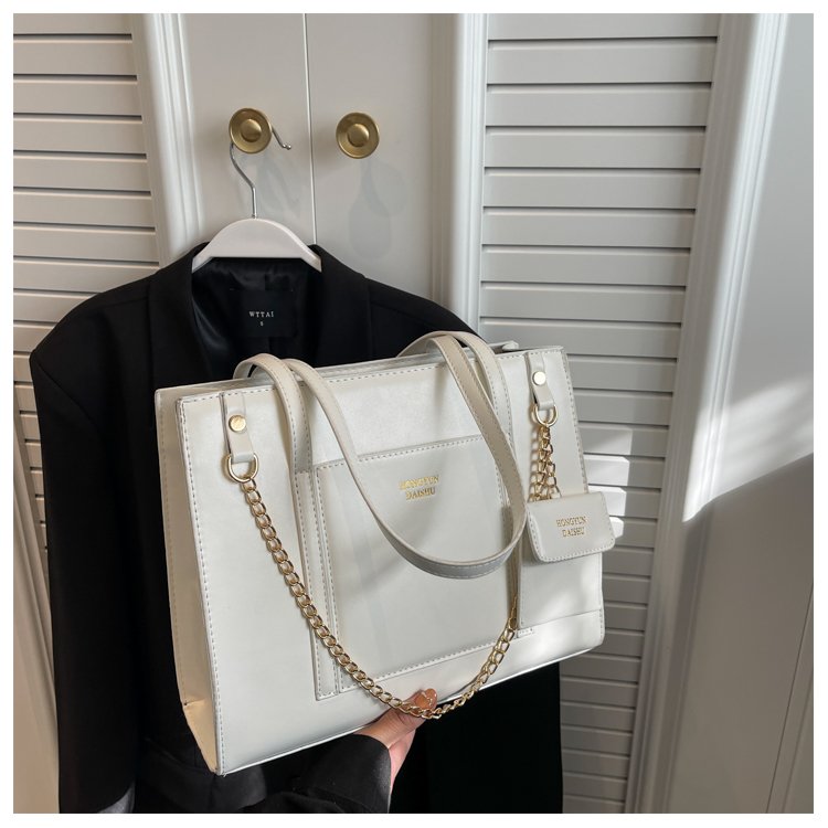Textured large-capacity bag, new women's bag, fashionable commuter bag, shoulder bag, popular versatile tote bag