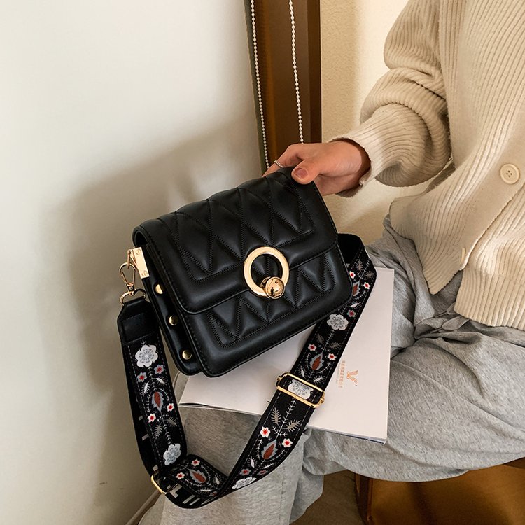 High-end women's bags 2024 new trendy fashion foreign style wide-band crossbody bag versatile ins shoulder bag