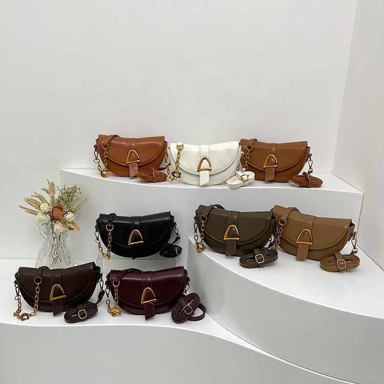 This year’s popular high-end niche light luxury underarm saddle bag 2024 new commuter versatile shoulder crossbody bag