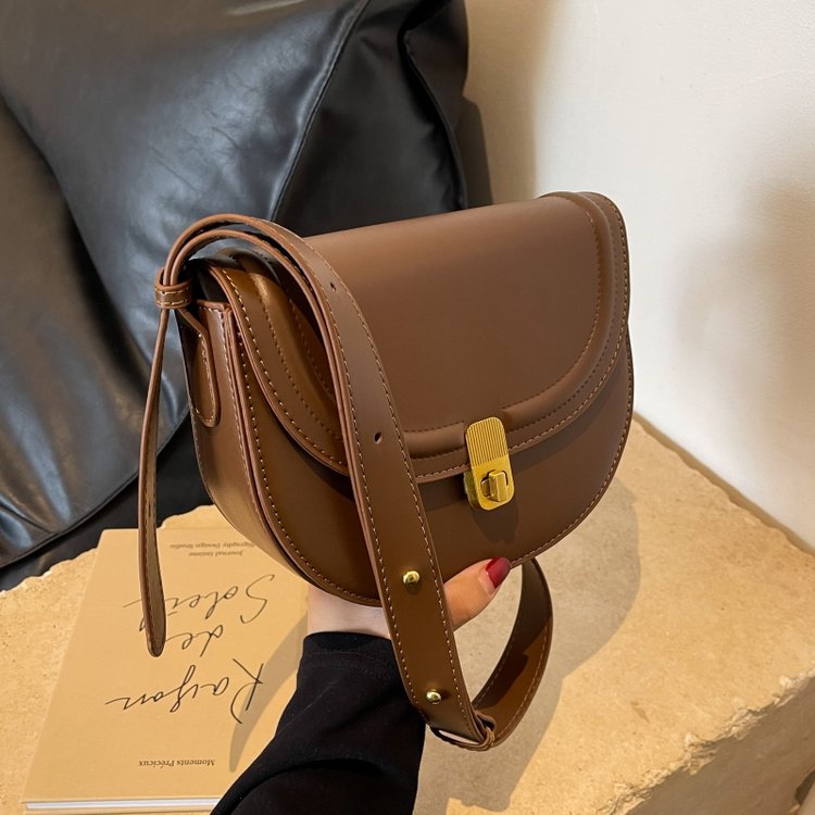 High-end textured retro small bag 2024 spring and summer new women's bag popular popular crossbody bag shoulder saddle bag