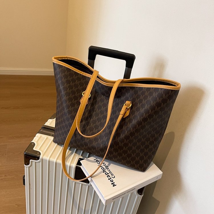 College student class bag for women 2024 new trendy retro all-match commuter shoulder bag high-end tote bag