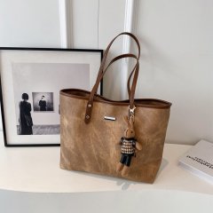 Autumn and winter retro bags for women, new shoulder tote bag, fashionable, casual, versatile, large-capacity class commuting bag