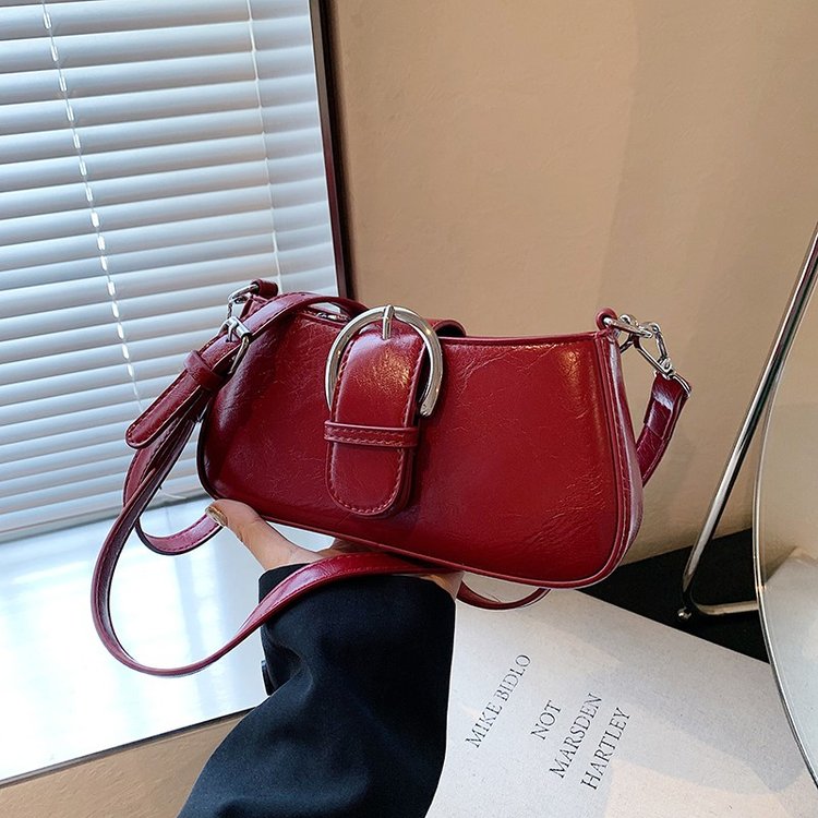 High-end small bag for women 2024 new ins versatile casual crossbody bag single shoulder armpit bag fashionable baguette bag