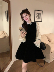 Actual shot of autumn and Korean chic simple stitching beaded velvet dress little black dress