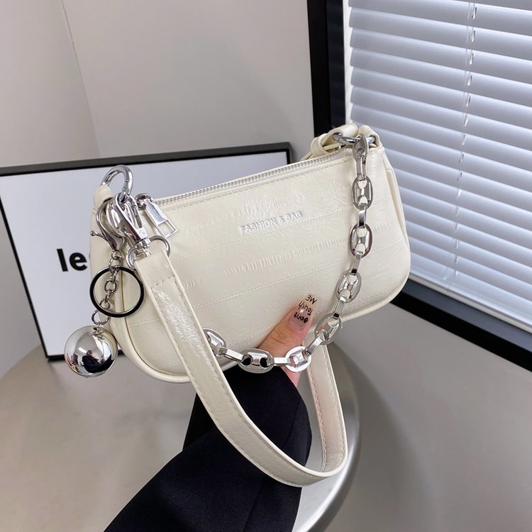 Textured women's bag, versatile shoulder commuter bag 2024 new fashion casual chain crossbody armpit bag